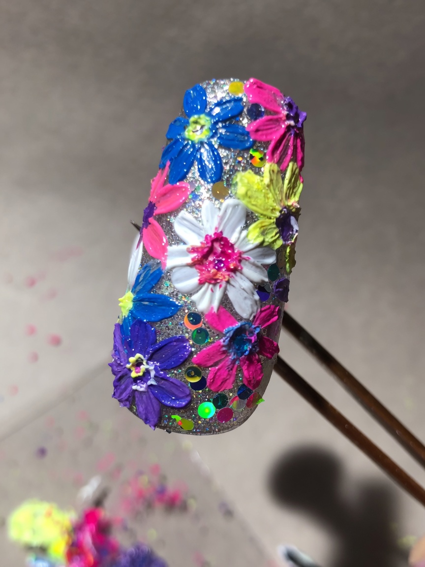 キラキラ輝く3Dインパスト・フローラルネイル — ステップバイステップチュートリアル