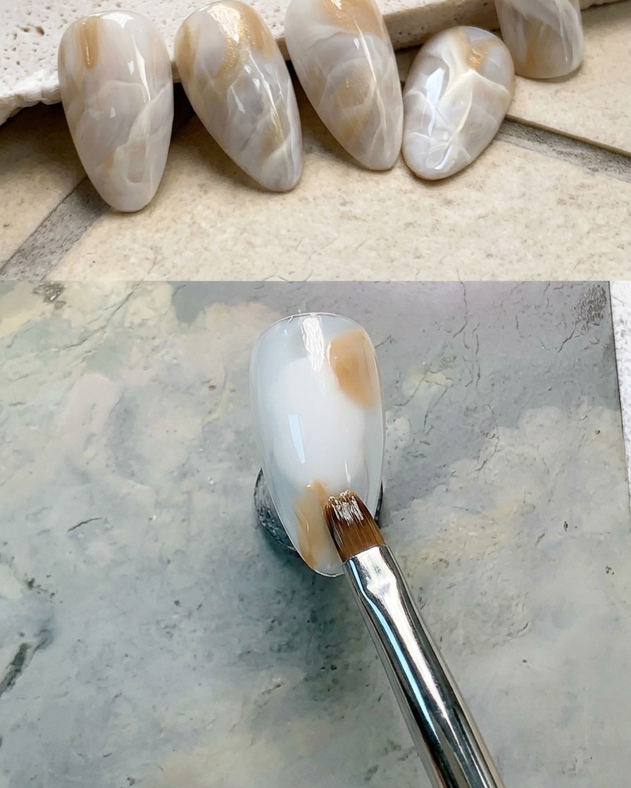 爪の右上にブラウンのジェルを点置きした様子
